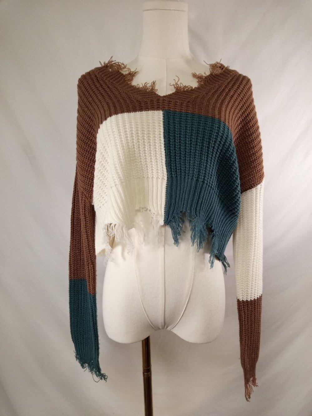 Rue 21 Junior's Tan Brown White Blue V-Neck Sweater Sz S